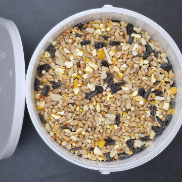 Supreme Garden Bird Food Mix - 1 litre Tub