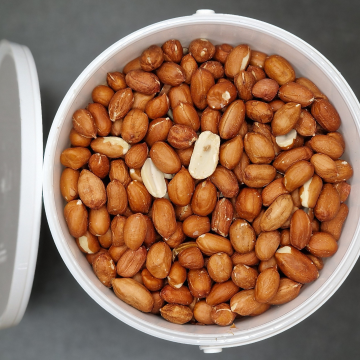 Best Quality Premium Whole Peanuts for Wild Birds - 2.5 litre Tub
