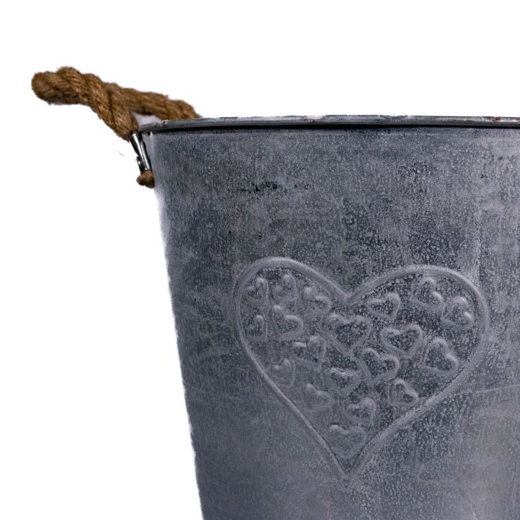 Heart Zinc Pot with Hessian Ears - Medium (18cm)