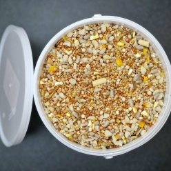 So much good stuff! The Ulimate Seed & Insect Blend for Wild Garden Birds - 2.5 litre Tub