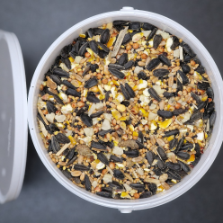 Aniseed Attraction Blend - Special Seed & Nut Food Selection for Wild Garden Birds