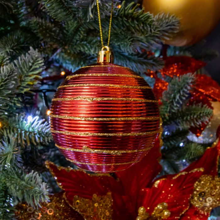 Christmas Tree Decorations Assorted Red Baubles Pack of 12